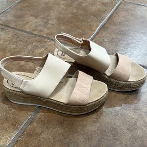 Dr Scholls Cream and Tan Women's Sandals